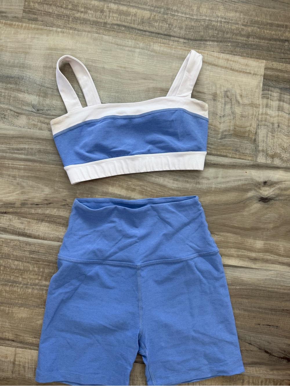 Beyond Yoga lavender High-Waist Bike Shorts with White-Trim Sports Bra